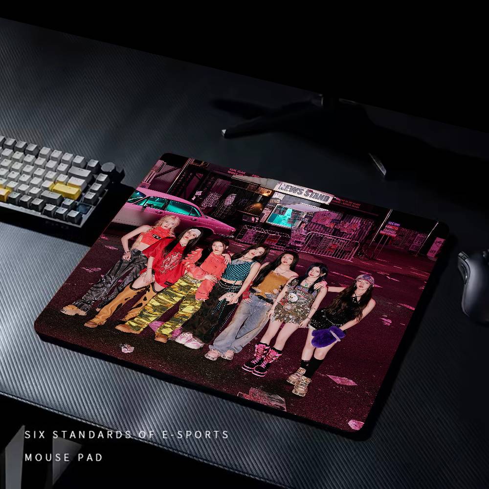 Nouveau tapis de souris Kpop B - Desk Setup Kpop avis et prix